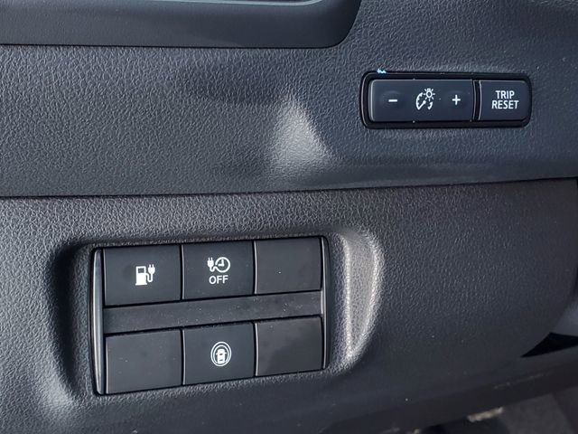 Used 2025 Nissan Leaf S image 9