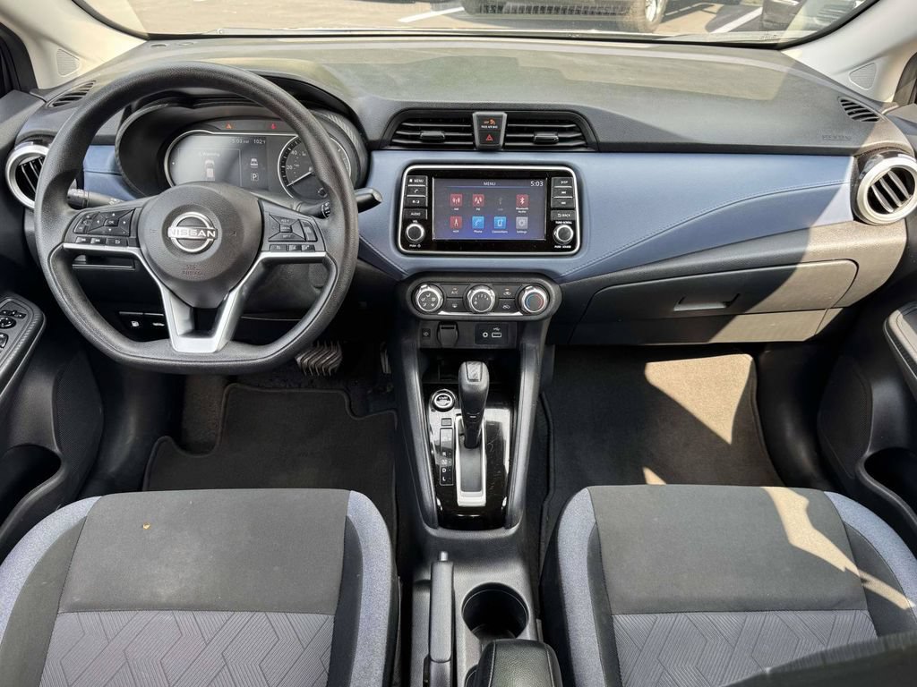 Used 2024 Nissan Versa SV FWD image 3