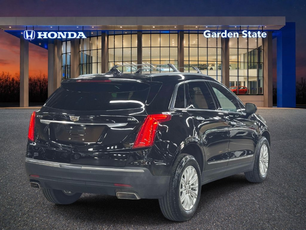 Used 2018 Cadillac XT5 FWD image 3