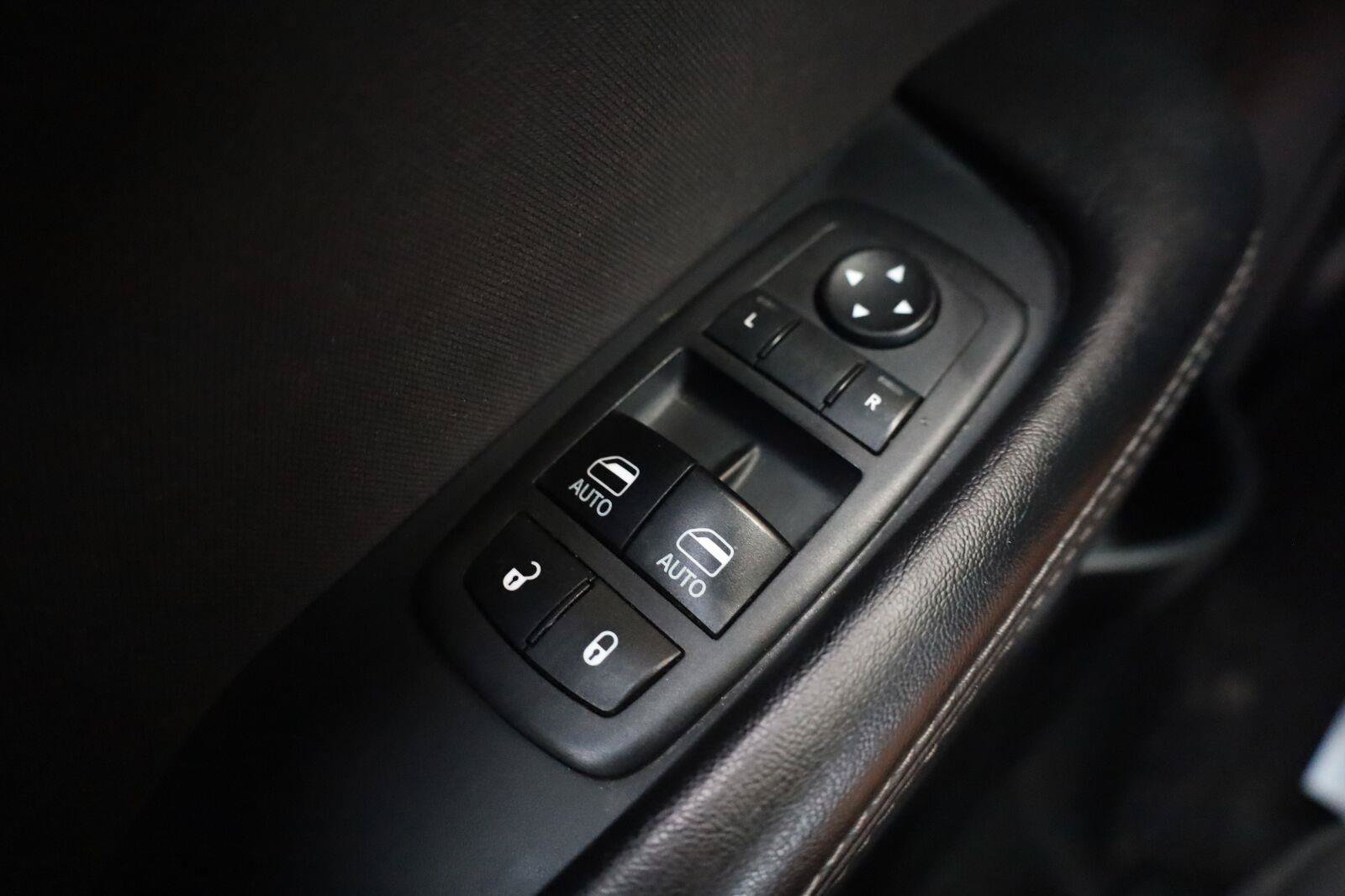 Used 2017 Dodge Challenger R/T RWD image 31