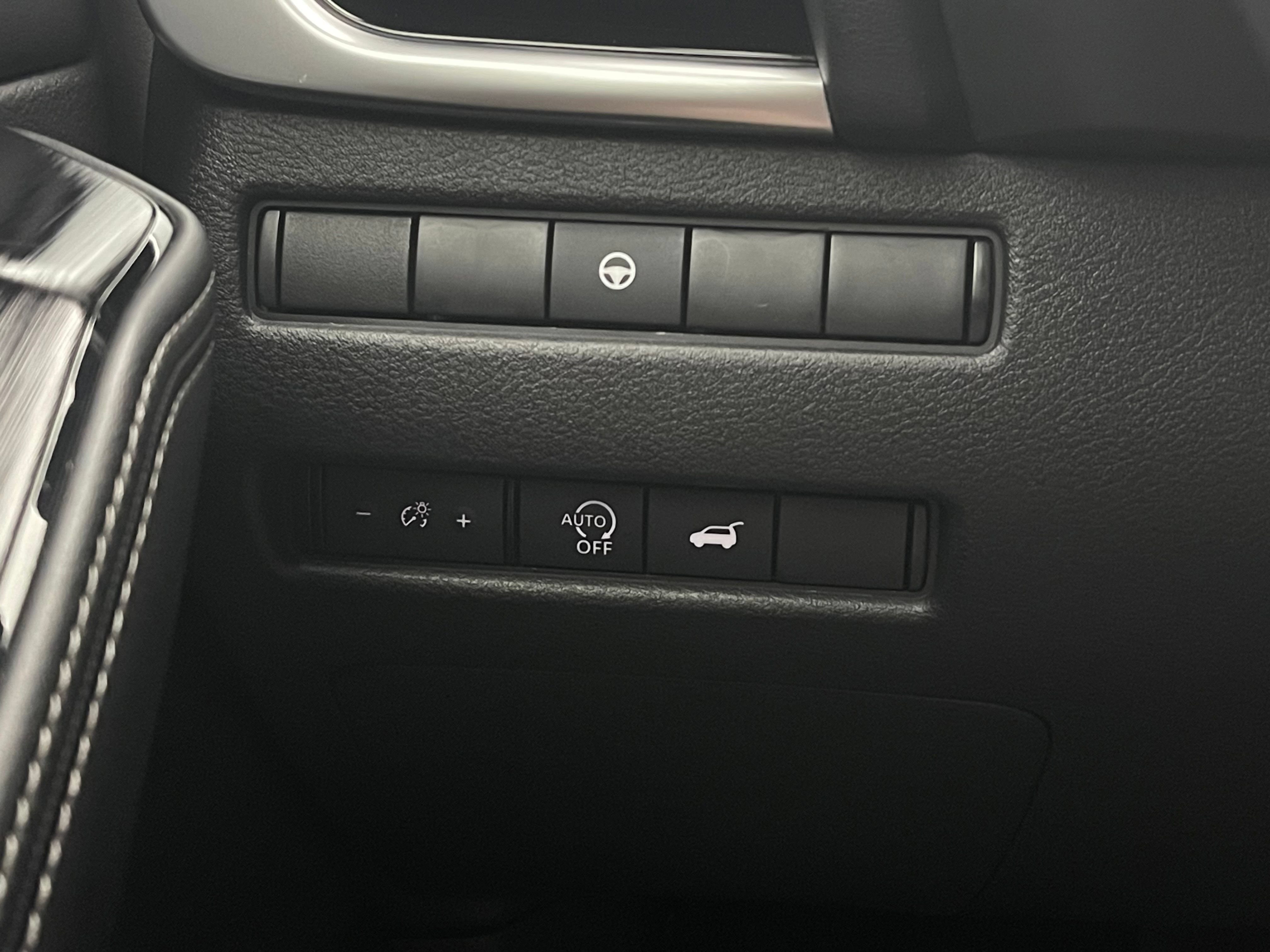 Used 2024 Nissan Rogue SL w/ SL Premium Package FWD image 22