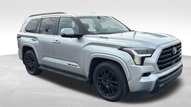 Used 2025 Toyota Sequoia SR5 w/ SR5 Premium Package AWD/4WD image 31