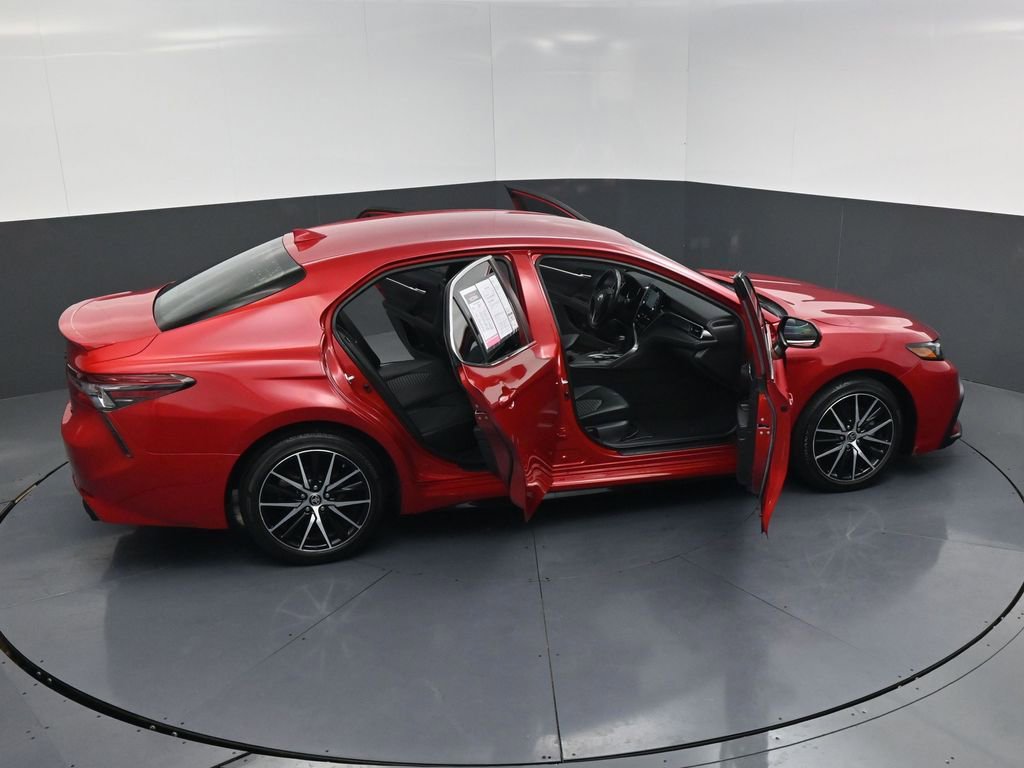 Used 2022 Toyota Camry SE image 23