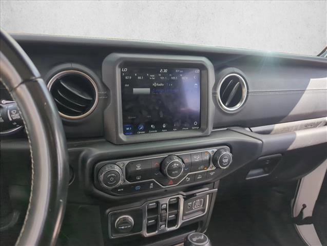 Used 2022 Jeep Wrangler Unlimited Sahara w/ Cold Weather Group image 13