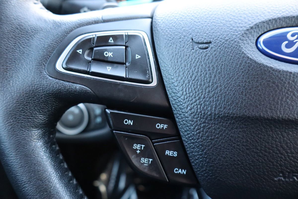 Used 2017 Ford Escape Titanium image 29