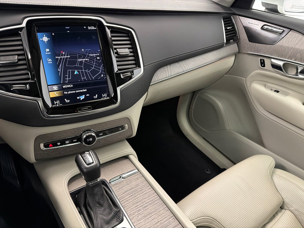 Used 2021 Volvo XC90 T6 Inscription w/ Protection Package Premier image 27