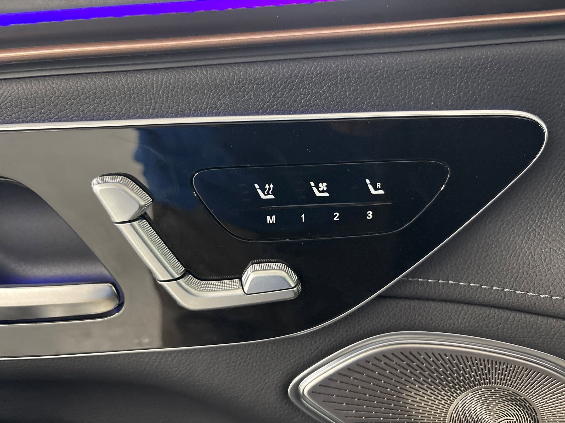 New 2026 Mercedes-Benz EQS 400 4MATIC SUV image 30
