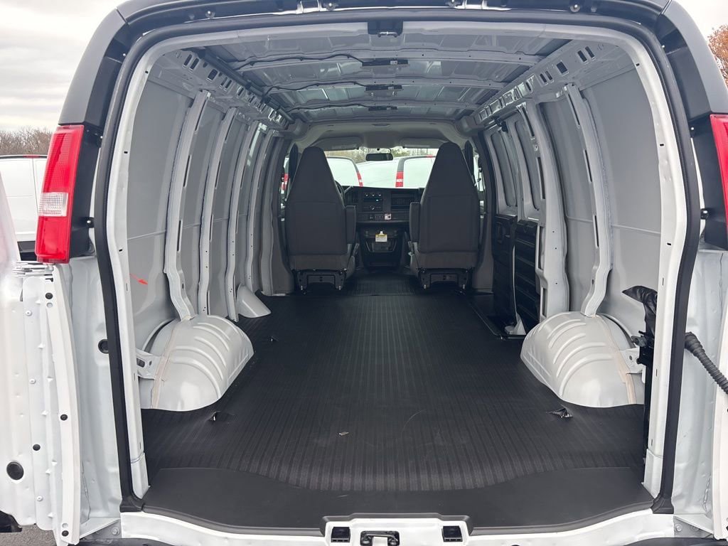 New 2025 Chevrolet Express 2500 w/ Driver Convenience Package image 29