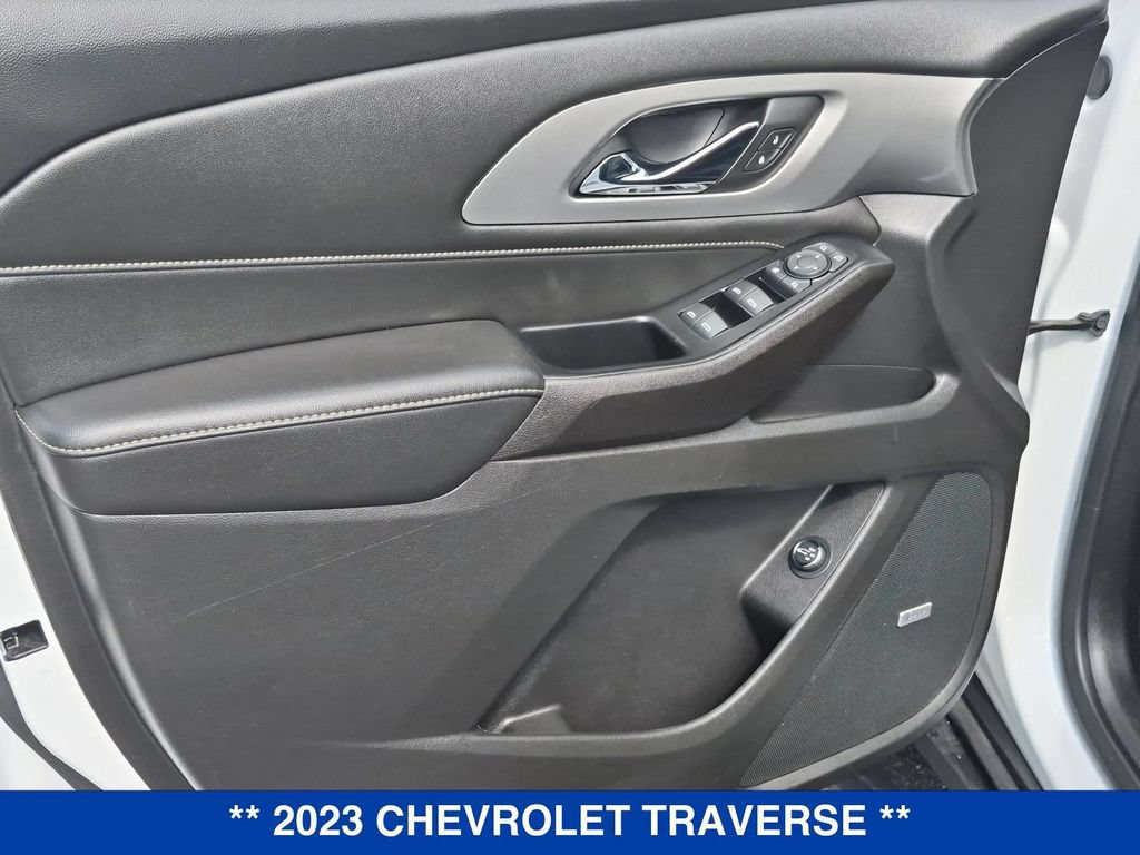 Used 2023 Chevrolet Traverse LT w/ LT Premium Package AWD/4WD image 11
