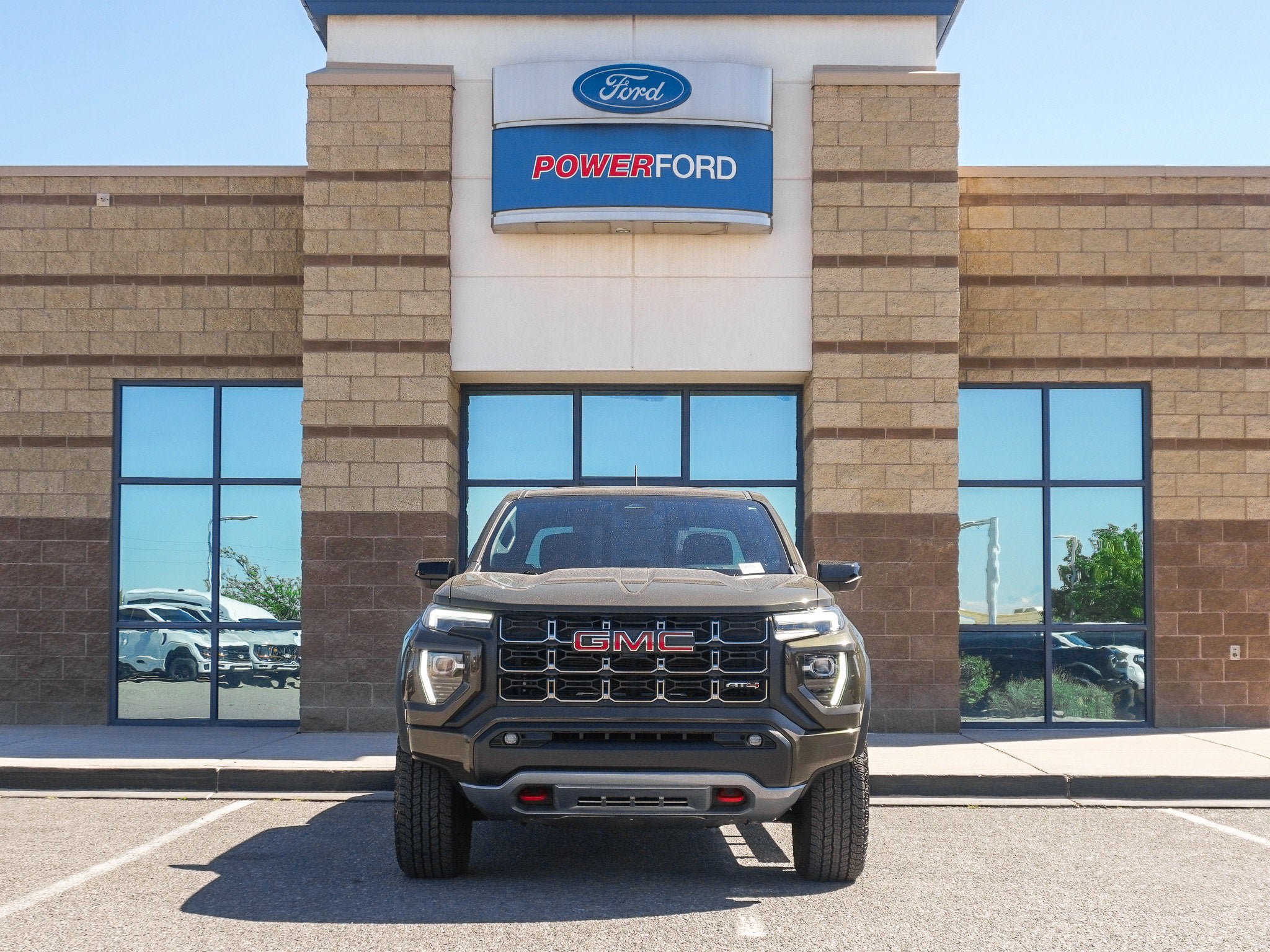 Used 2024 GMC Canyon AT4 w/ LPO, Skid Plate Package AWD/4WD image 3