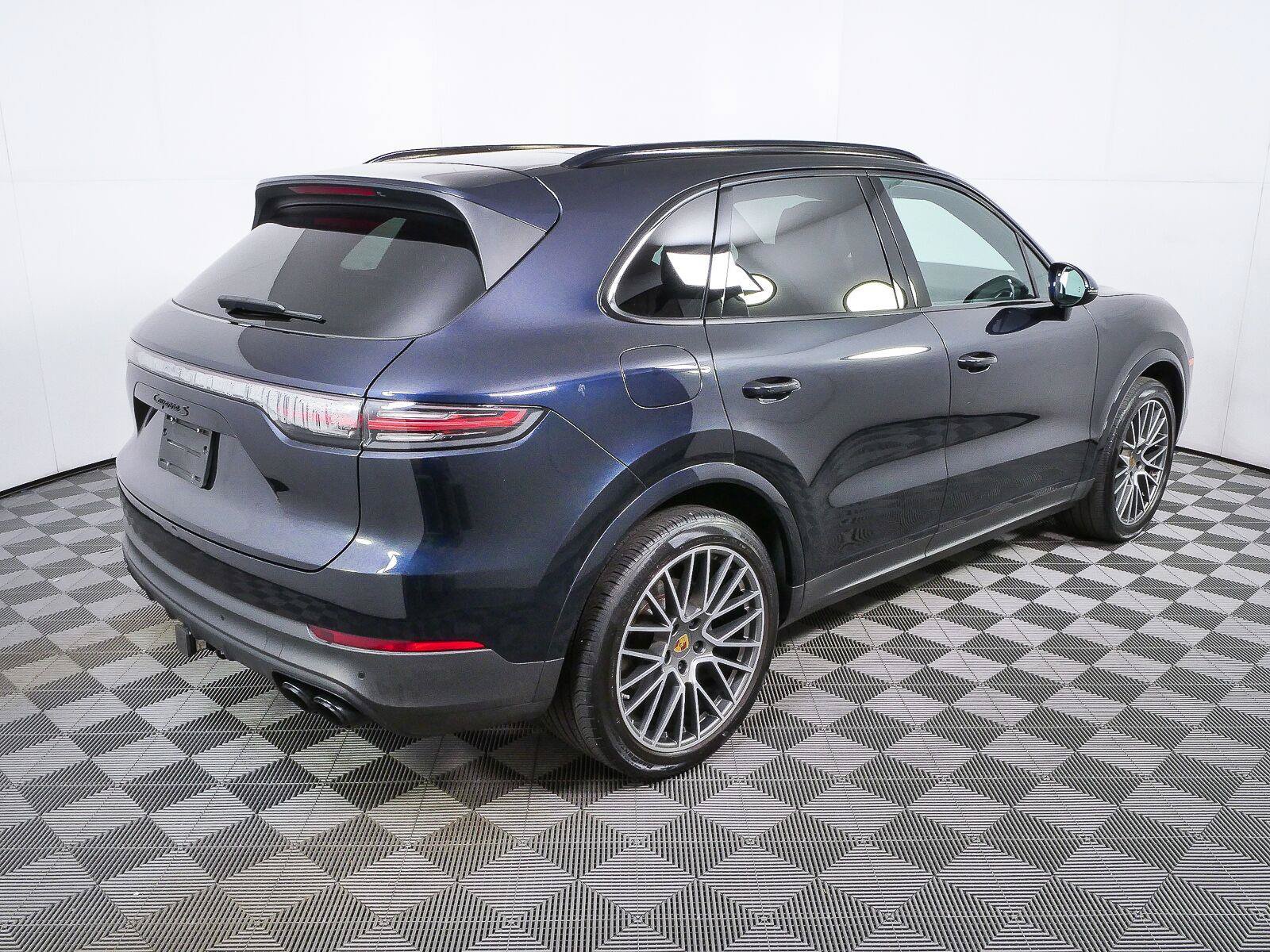 Certified 2022 Porsche Cayenne S Platinum AWD/4WD image 27