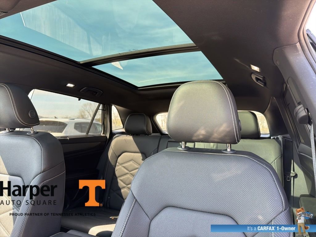 Used 2025 Volkswagen Atlas Cross Sport SE w/ Panoramic Sunroof Package image 12