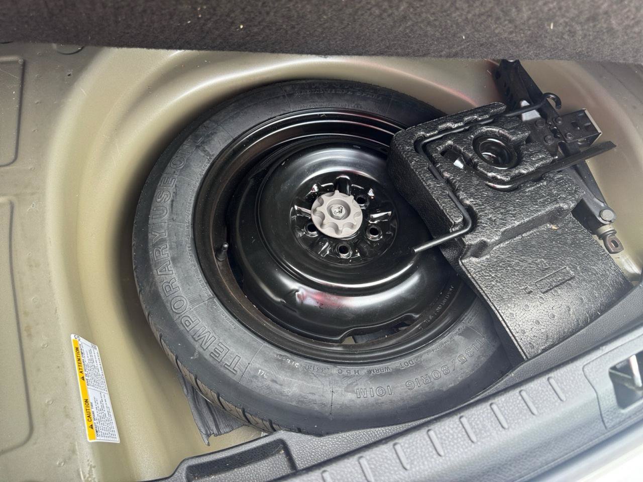 Used 2019 Toyota Corolla LE FWD image 22