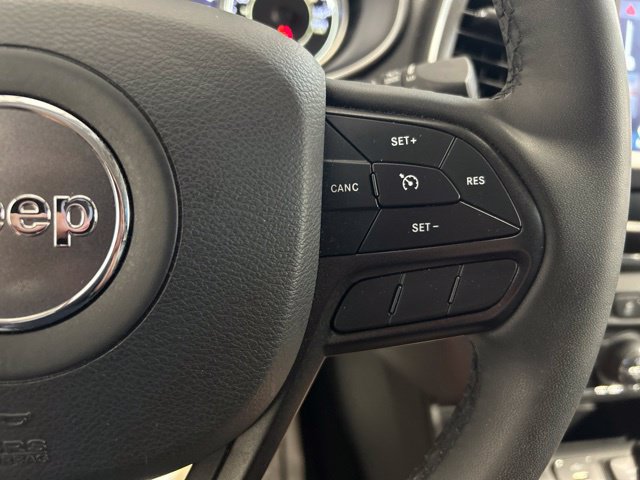 Used 2021 Jeep Cherokee Trailhawk AWD/4WD image 24