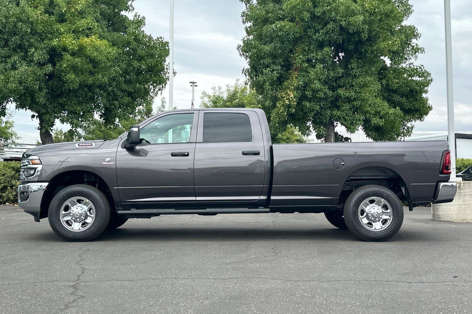 New 2027 RAM 3500 Tradesman AWD/4WD image 6