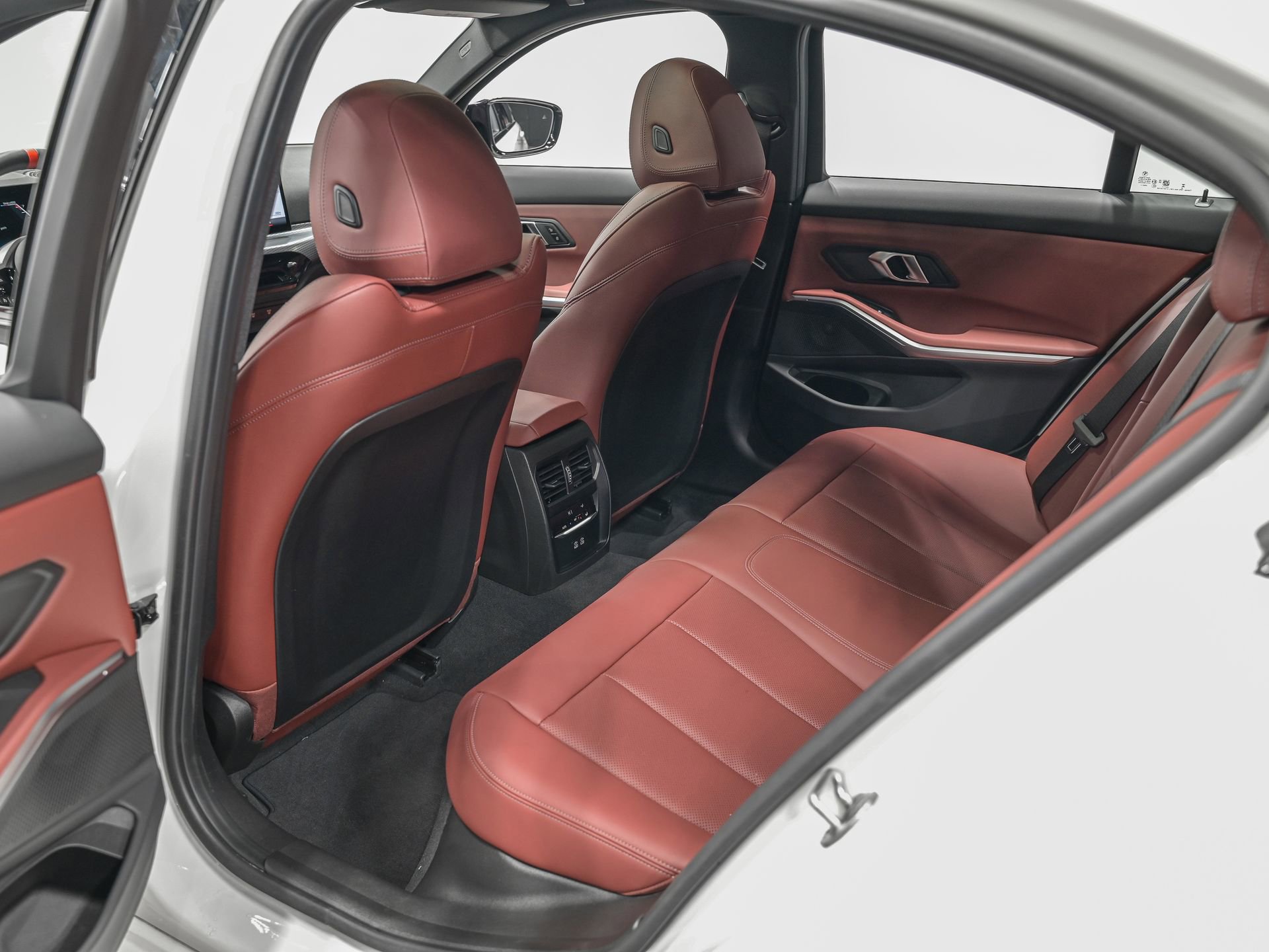 Used 2025 BMW M340i xDrive image 28