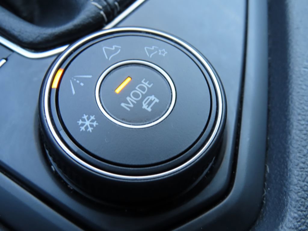 Used 2022 Volkswagen Taos SE image 11