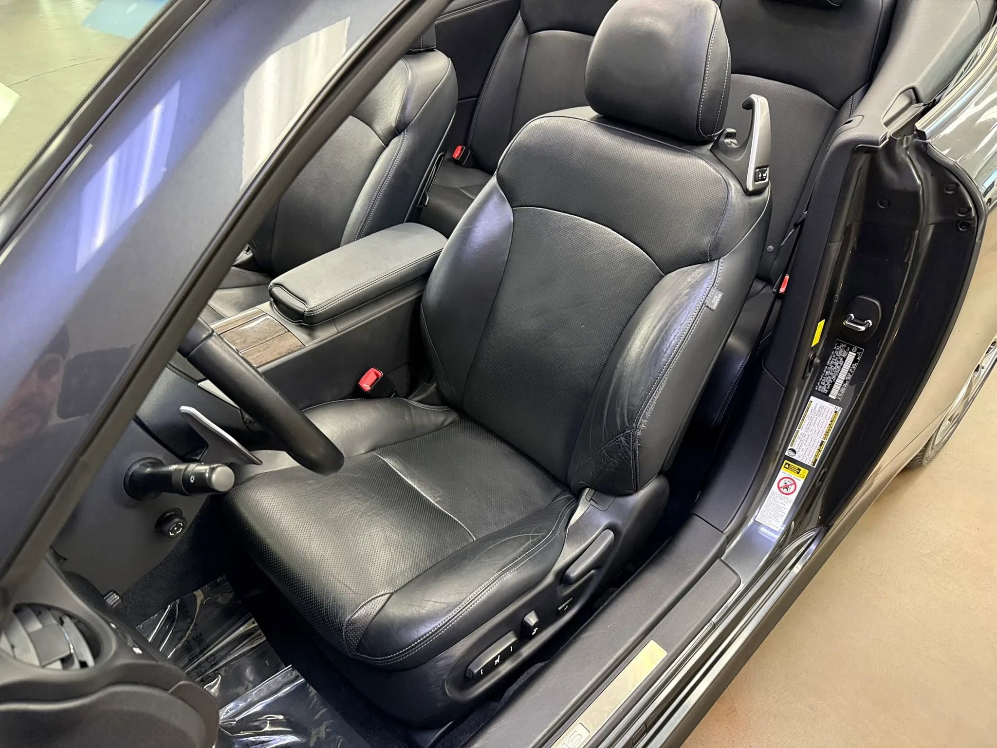 Used 2011 Lexus IS 250C w/ Luxury Pkg RWD image 22
