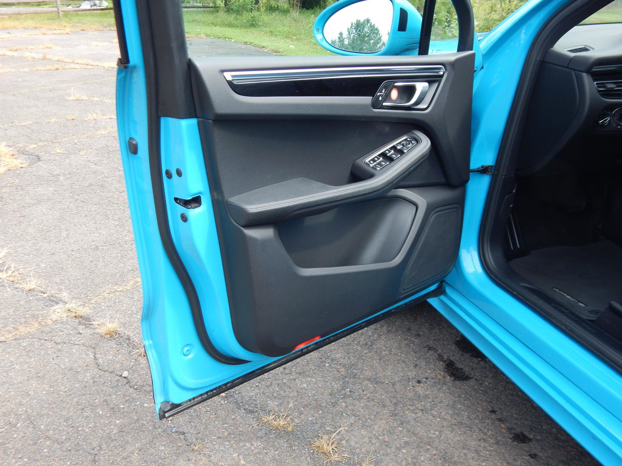 Used 2021 Porsche Macan image 11