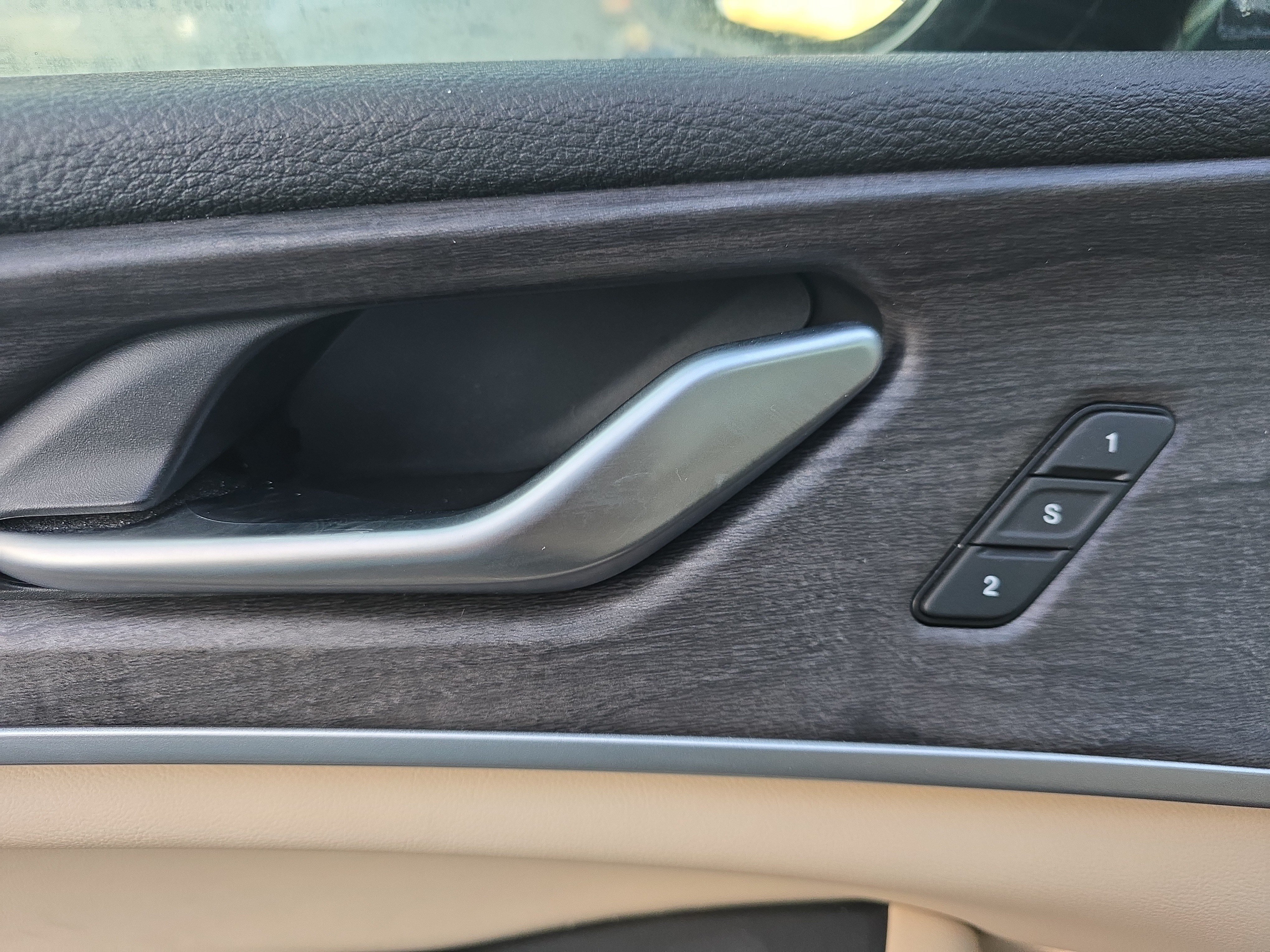 Used 2023 Jeep Grand Cherokee Limited AWD/4WD image 22