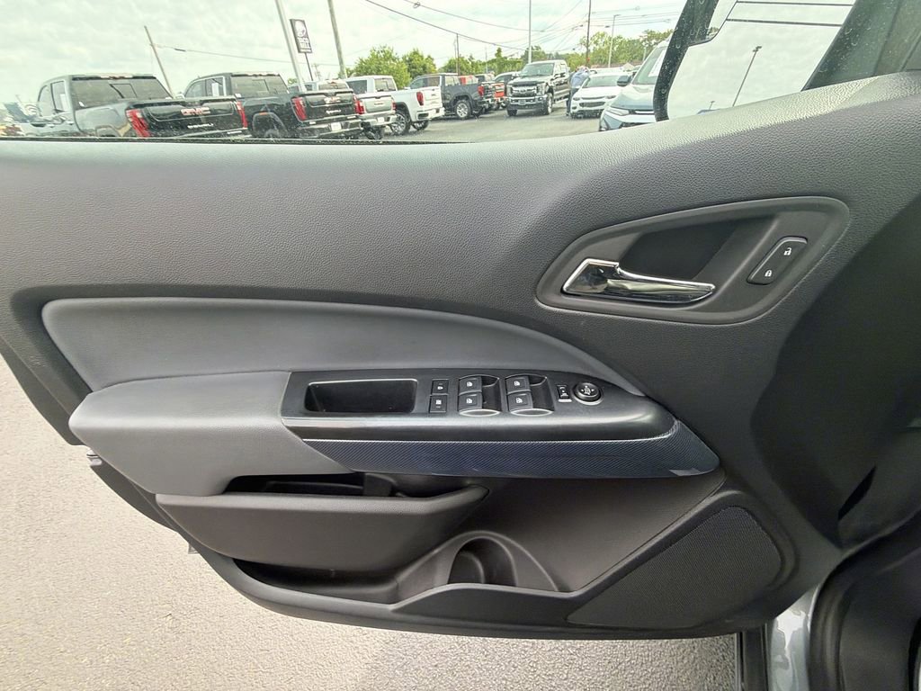 Used 2022 Chevrolet Colorado Z71 AWD/4WD image 19