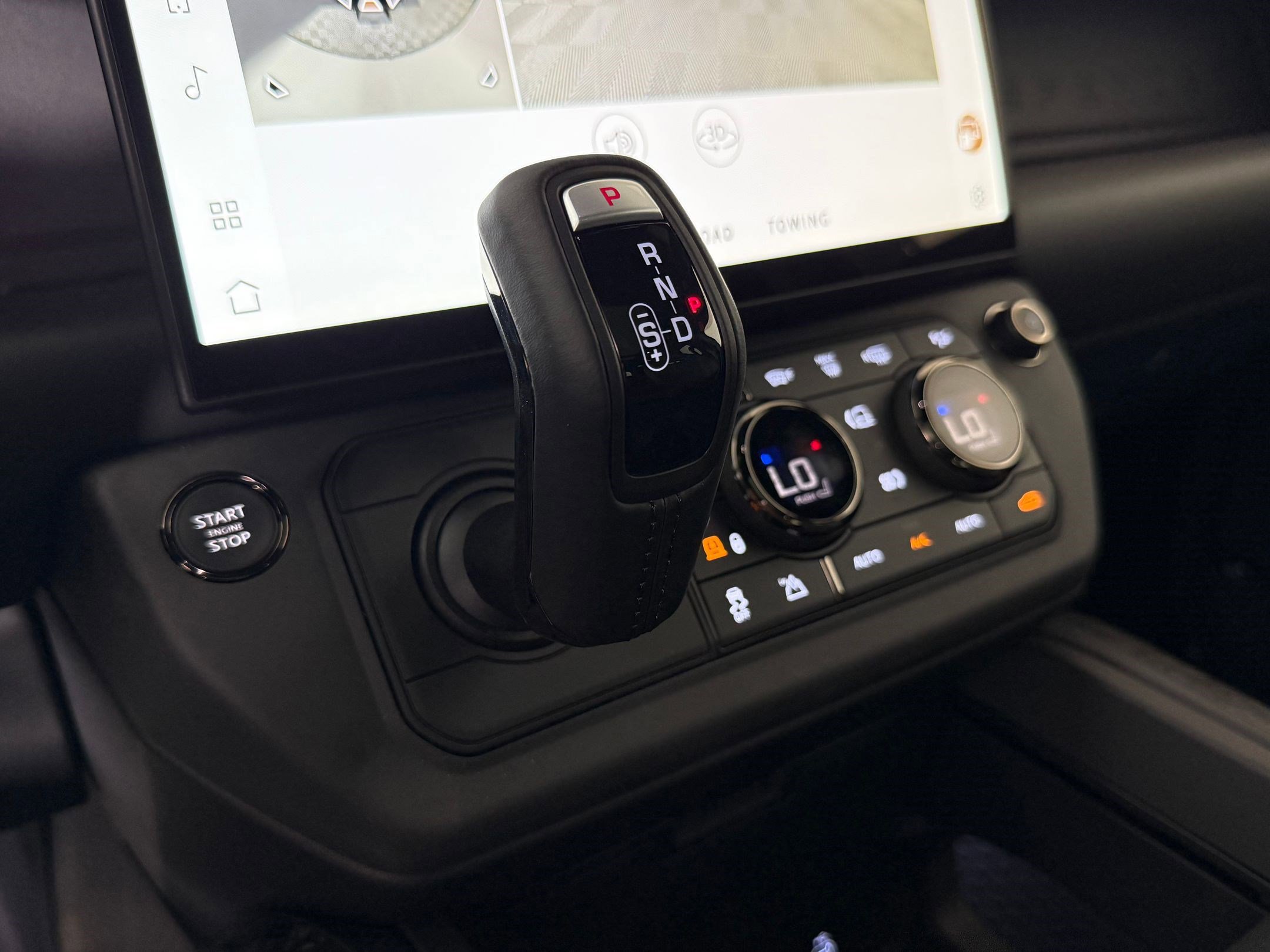 New 2026 Land Rover Defender 110 OCTA AWD/4WD image 18
