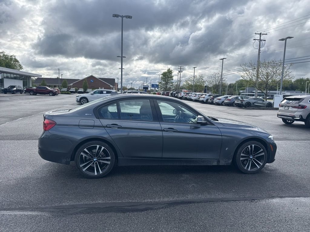 Used 2018 BMW 330e w/ Convenience Package RWD image 23