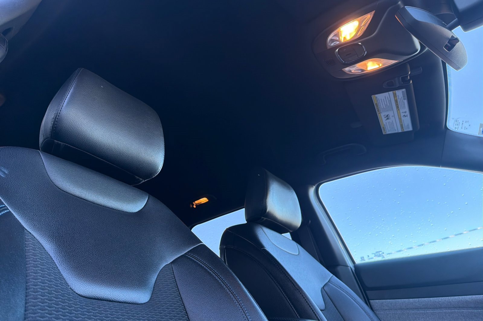 Used 2024 Jeep Compass Latitude image 14