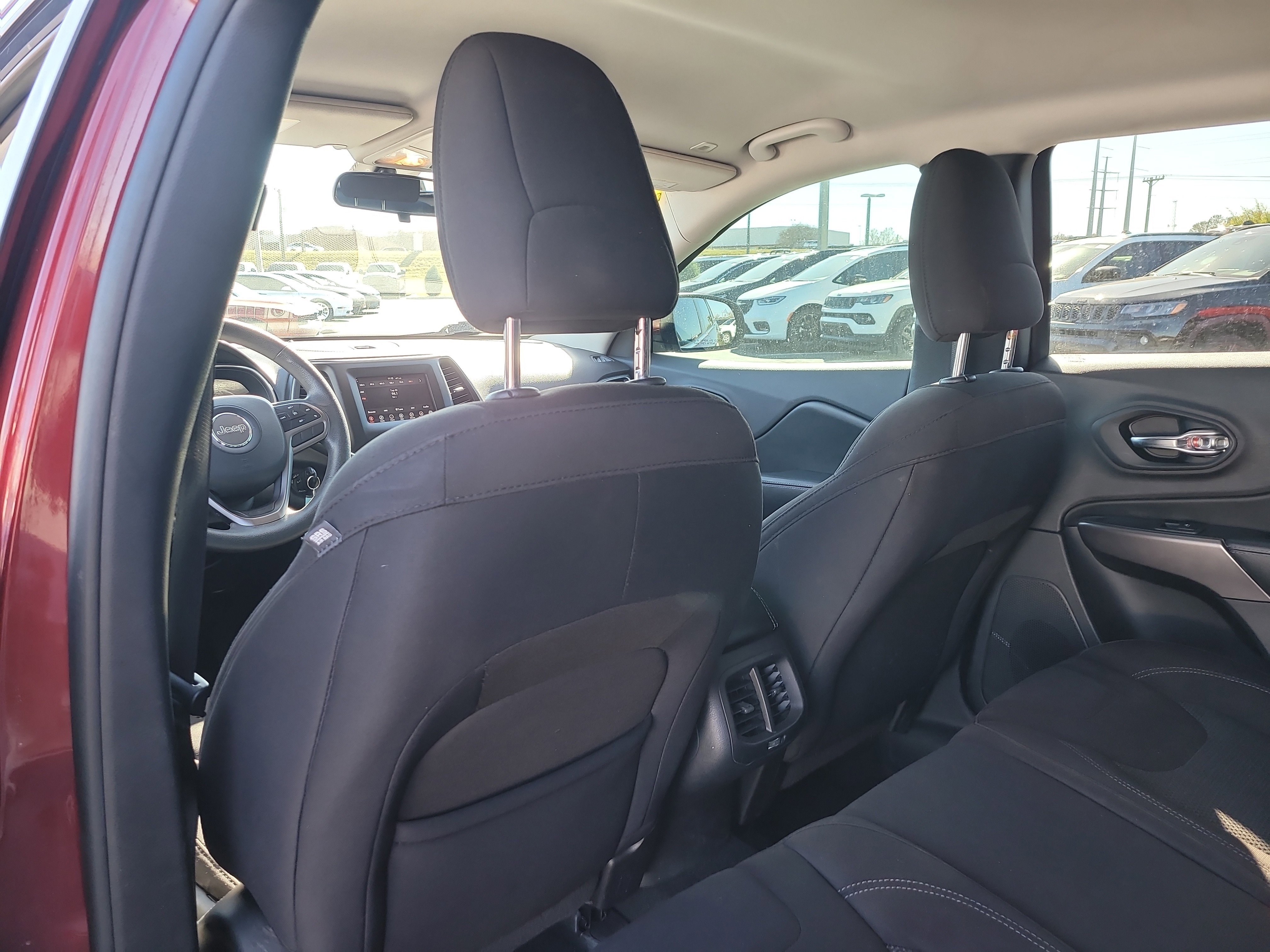 Used 2019 Jeep Cherokee Latitude w/ Popular Appearance Group image 12