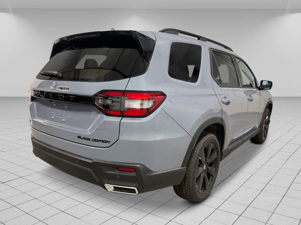 New 2025 Honda Pilot Black Edition image 7