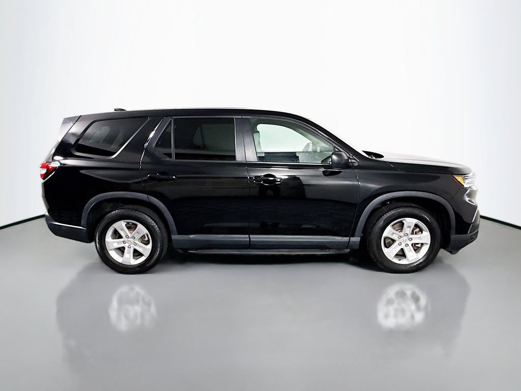 Certified 2023 Honda Pilot LX image 6
