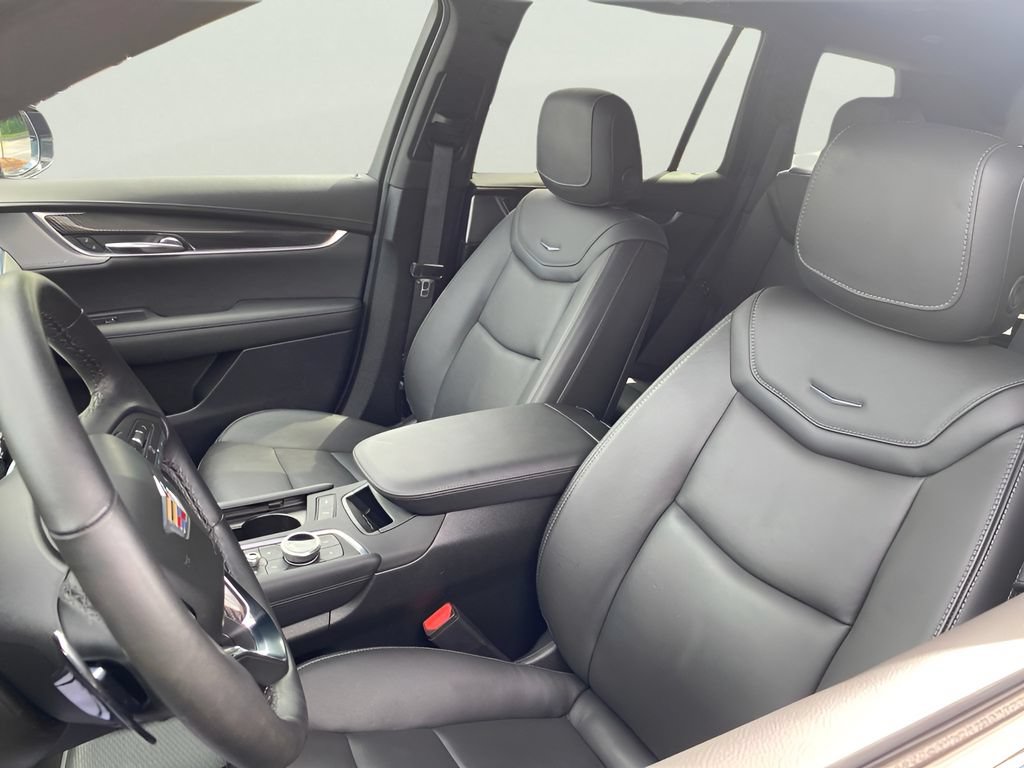 Certified 2025 Cadillac XT6 Sport w/ LPO, Floor Liner Package AWD/4WD image 14