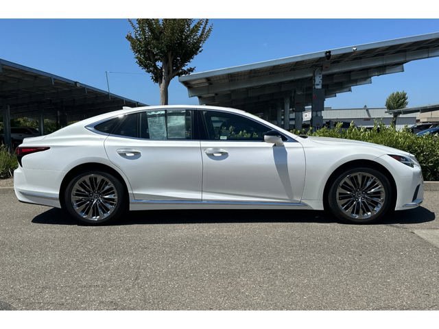 Used 2022 Lexus LS 500 w/ Cold Weather Package (CK) RWD image 3