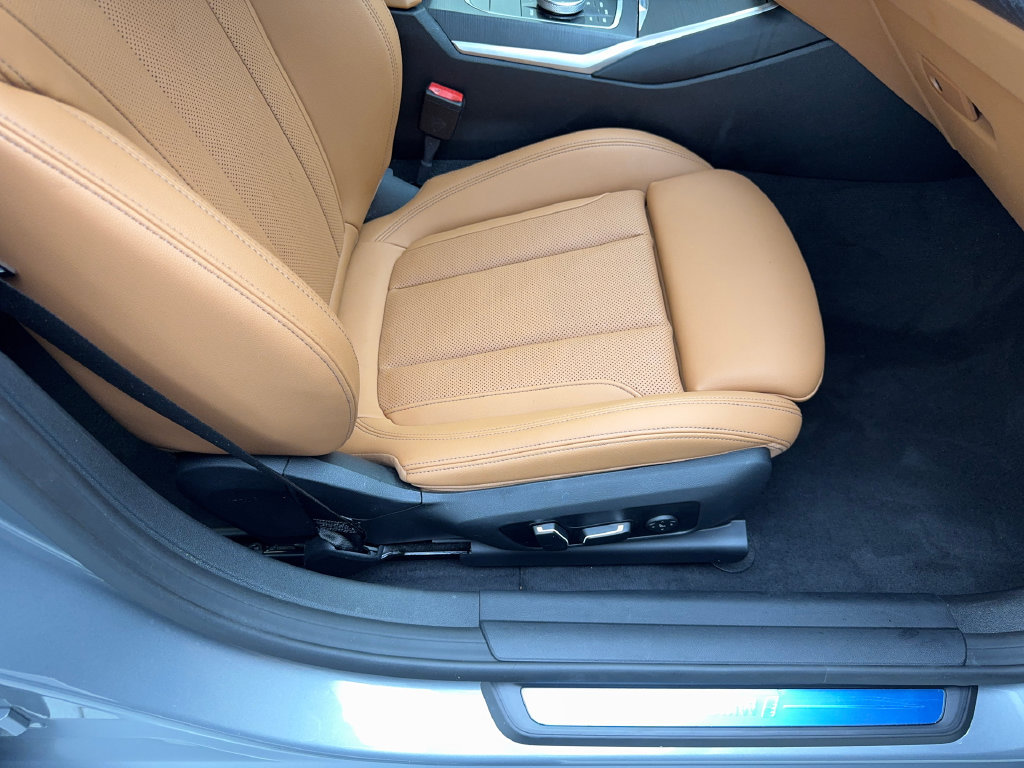 Used 2025 BMW i4 eDrive40 w/ Premium Package RWD image 46