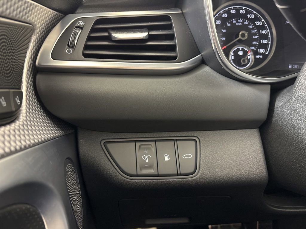 Used 2023 Genesis G70 2.0T w/ Sport Prestige Package image 40