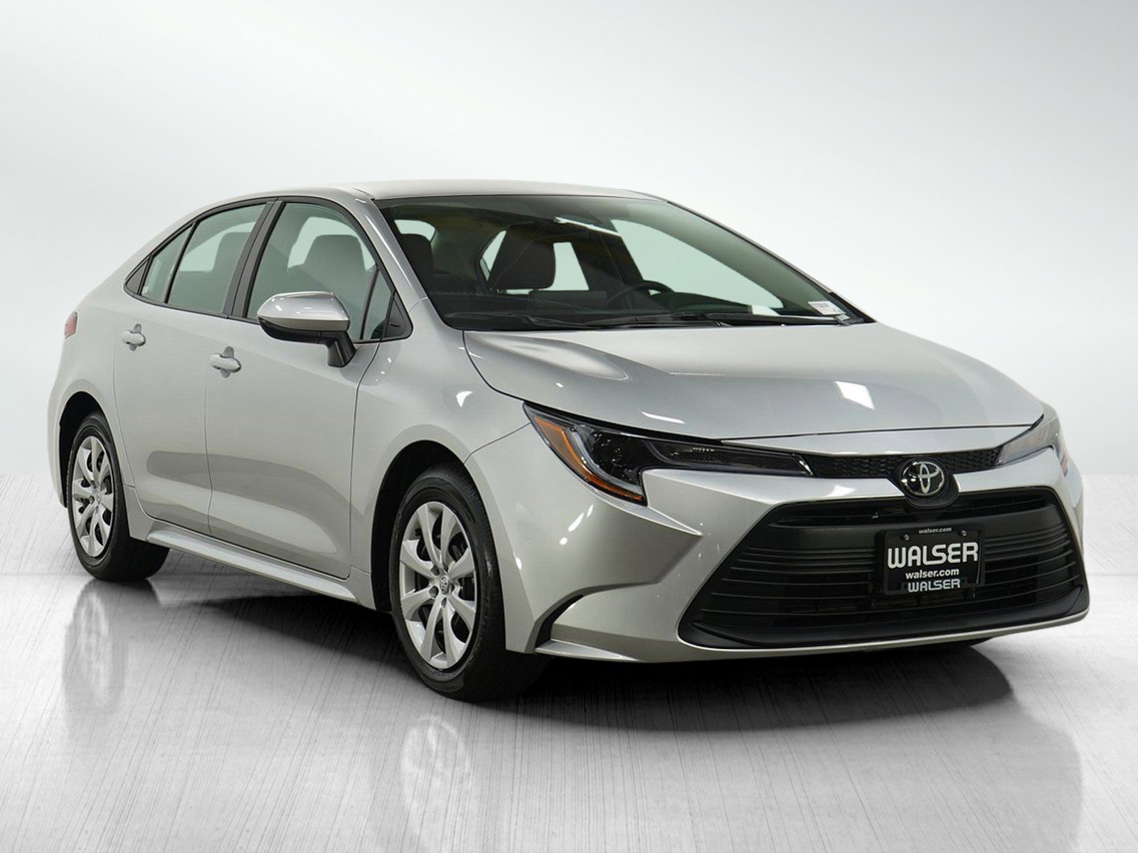 Used 2025 Toyota Corolla LE image 7