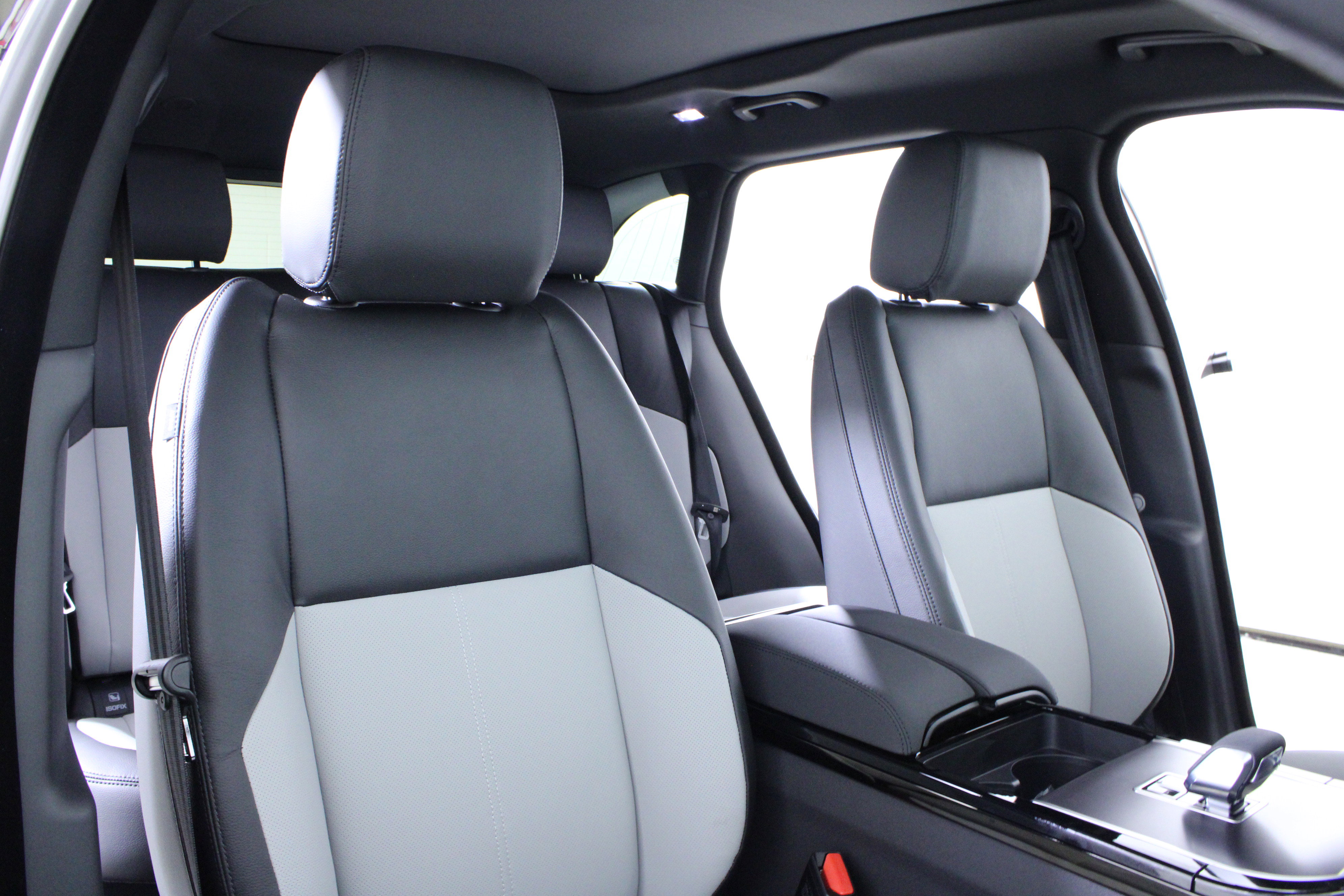 New 2026 Land Rover Range Rover Velar Dynamic SE image 14