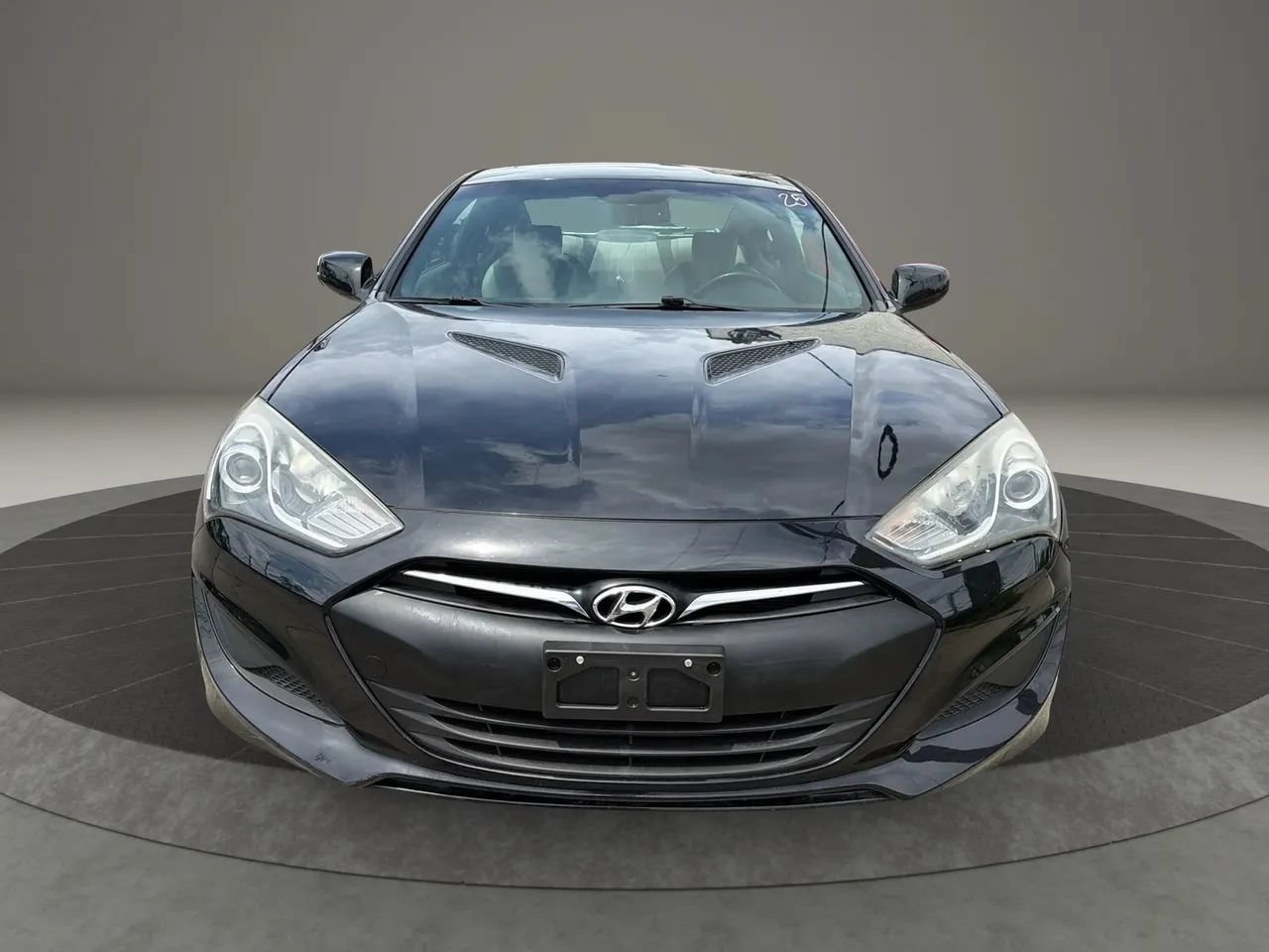 Used 2013 Hyundai Genesis 2.0T RWD image 2