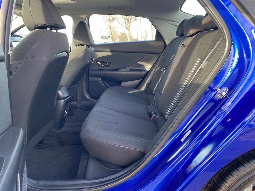 New 2025 Hyundai Elantra SEL w/ Cargo Package image 13