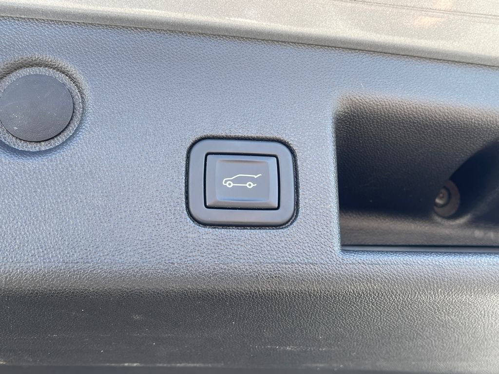 Used 2023 Chevrolet Equinox LT image 16