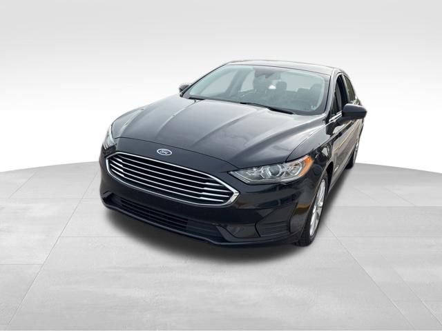 Used 2019 Ford Fusion SE FWD image 1