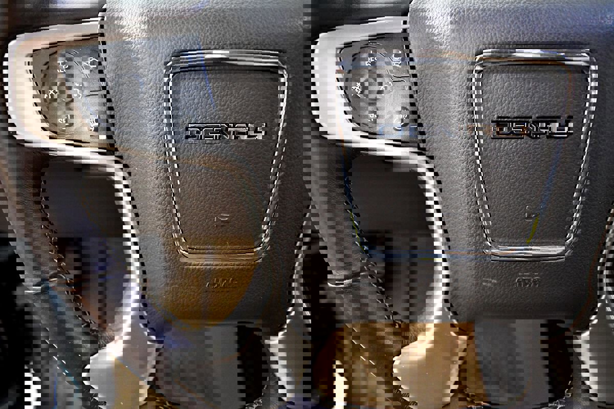 Used 2017 GMC Yukon XL Denali w/ Open Road Package image 28