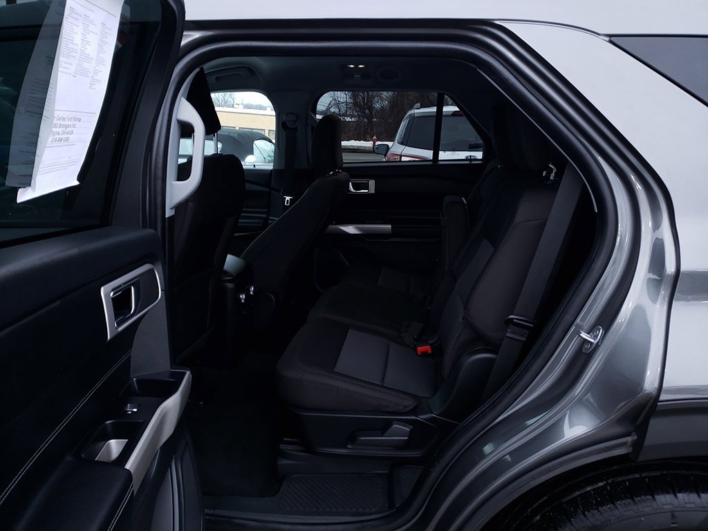 Used 2023 Ford Explorer XLT image 11