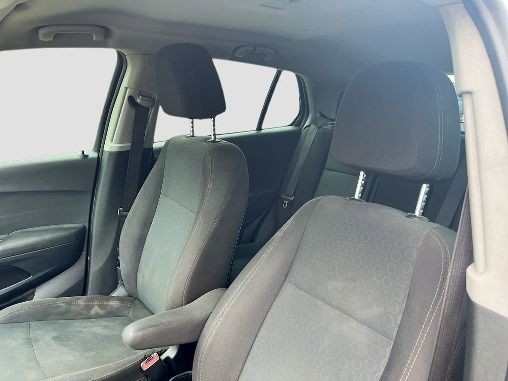 Used 2020 Chevrolet Trax LS FWD image 19