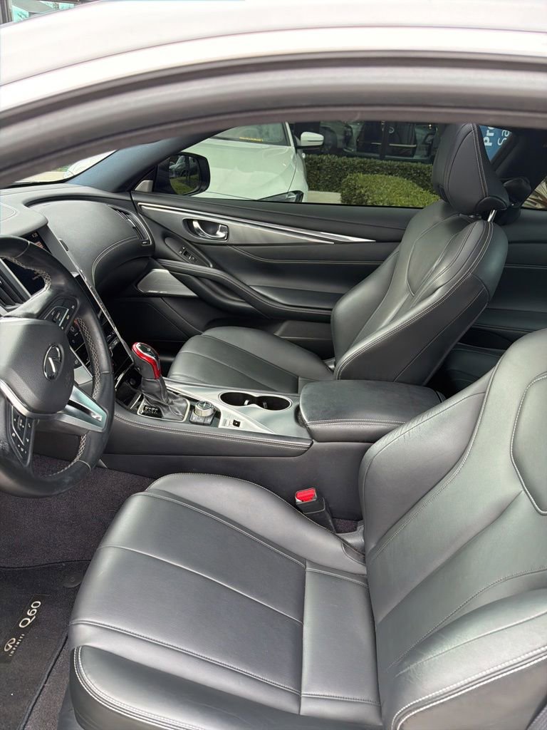 Used 2020 INFINITI Q60 3.0t Luxe w/ Cargo Package RWD image 5