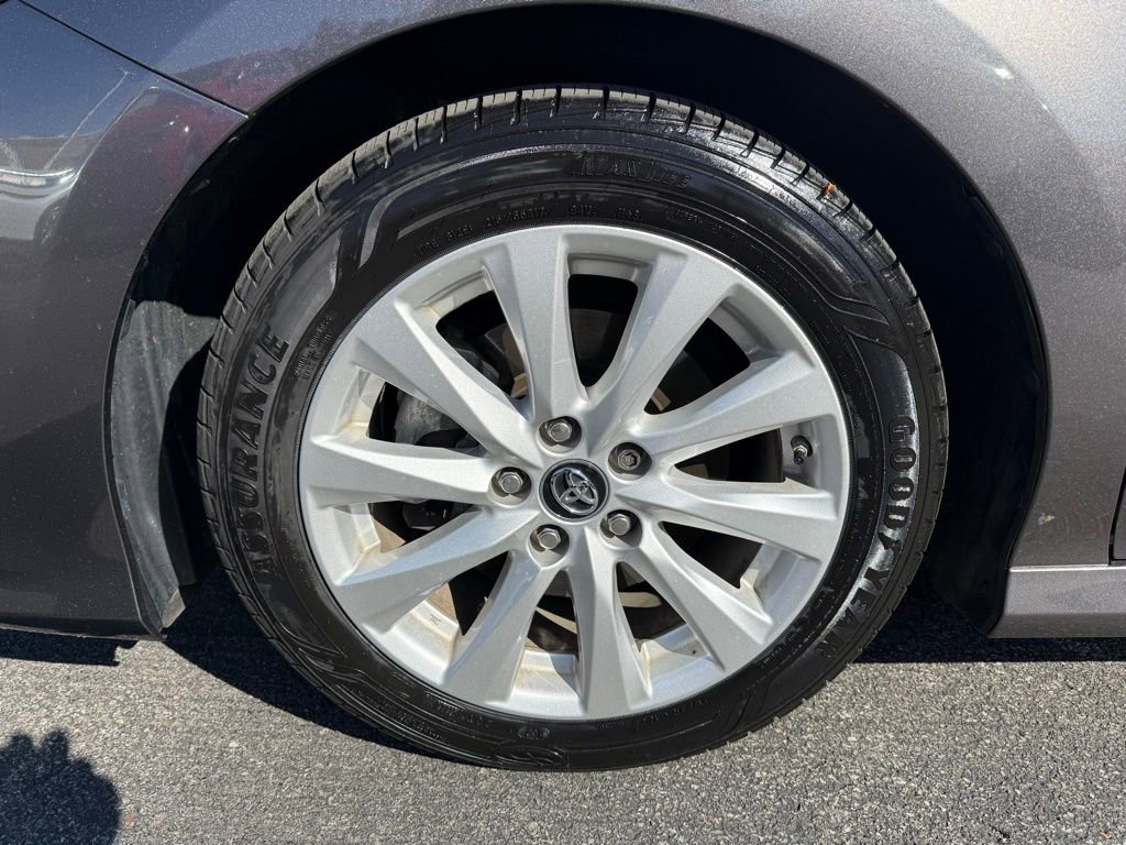 Used 2018 Toyota Camry LE image 24