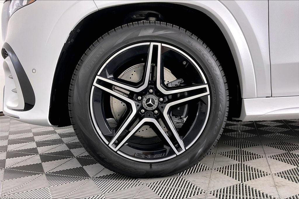 New 2026 Mercedes-Benz GLS 450 4MATIC image 12