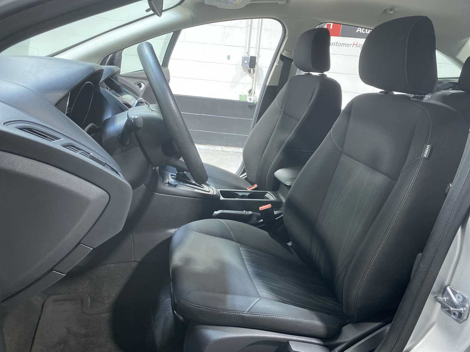 Used 2018 Ford Focus SE FWD image 11