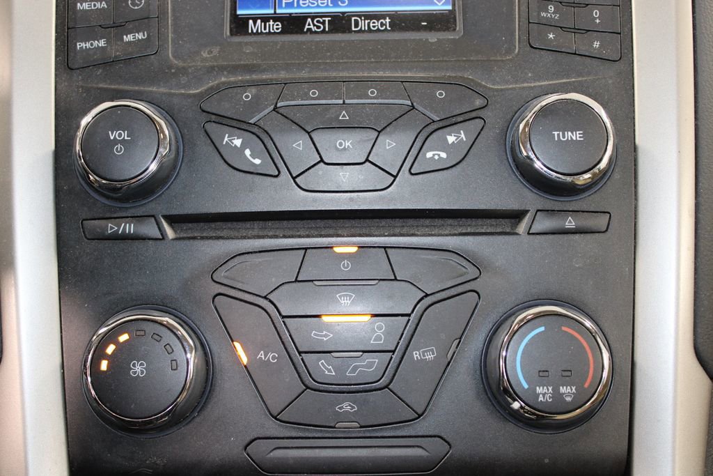 Used 2014 Ford Fusion SE FWD image 26