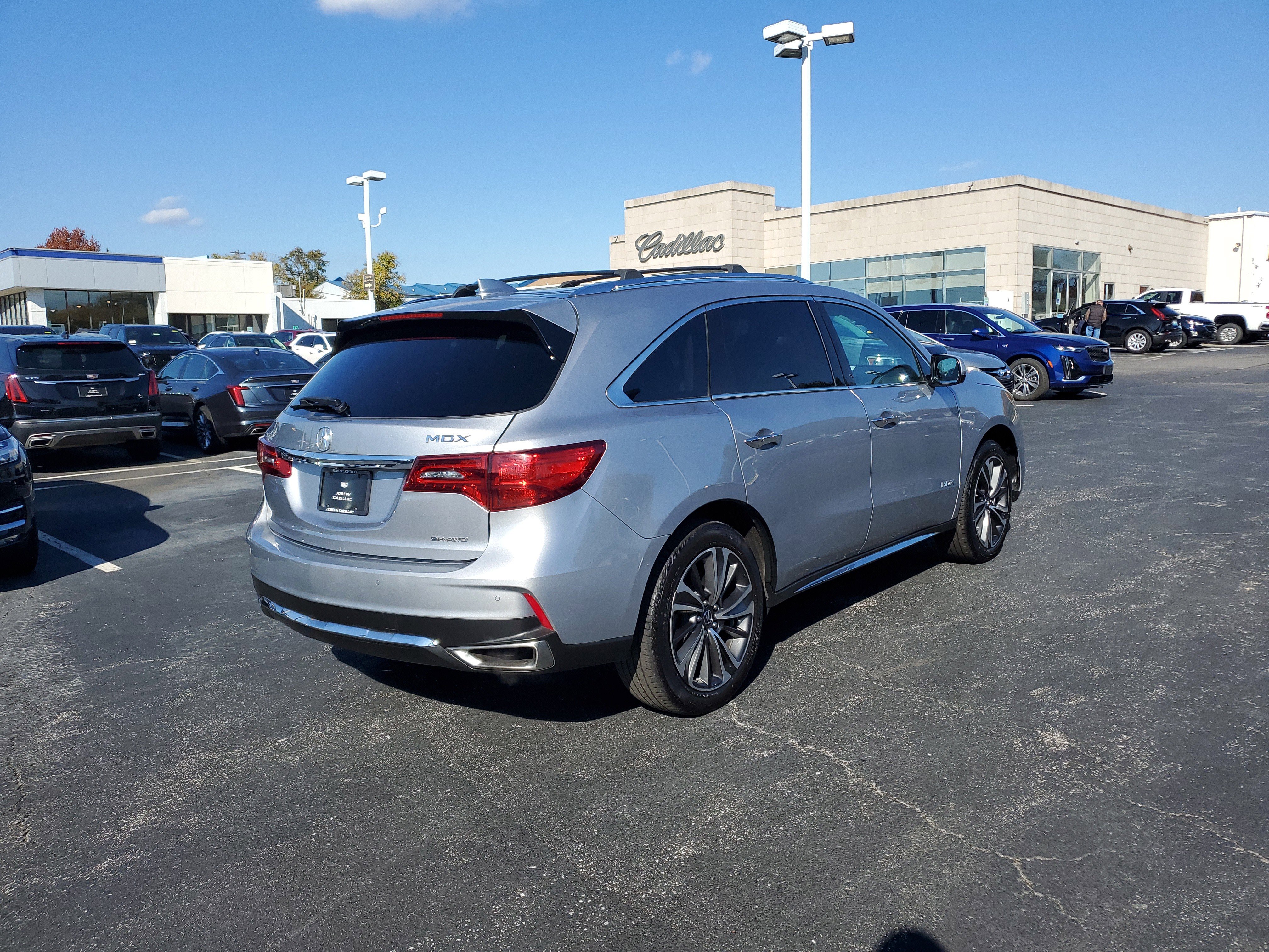Used 2020 Acura MDX SH-AWD w/ Technology Package image 3